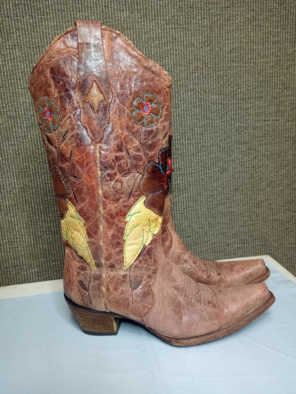 Corral Vintage Brown Daisy Overlay Floral Snip Toe Leather Boots 8.5
